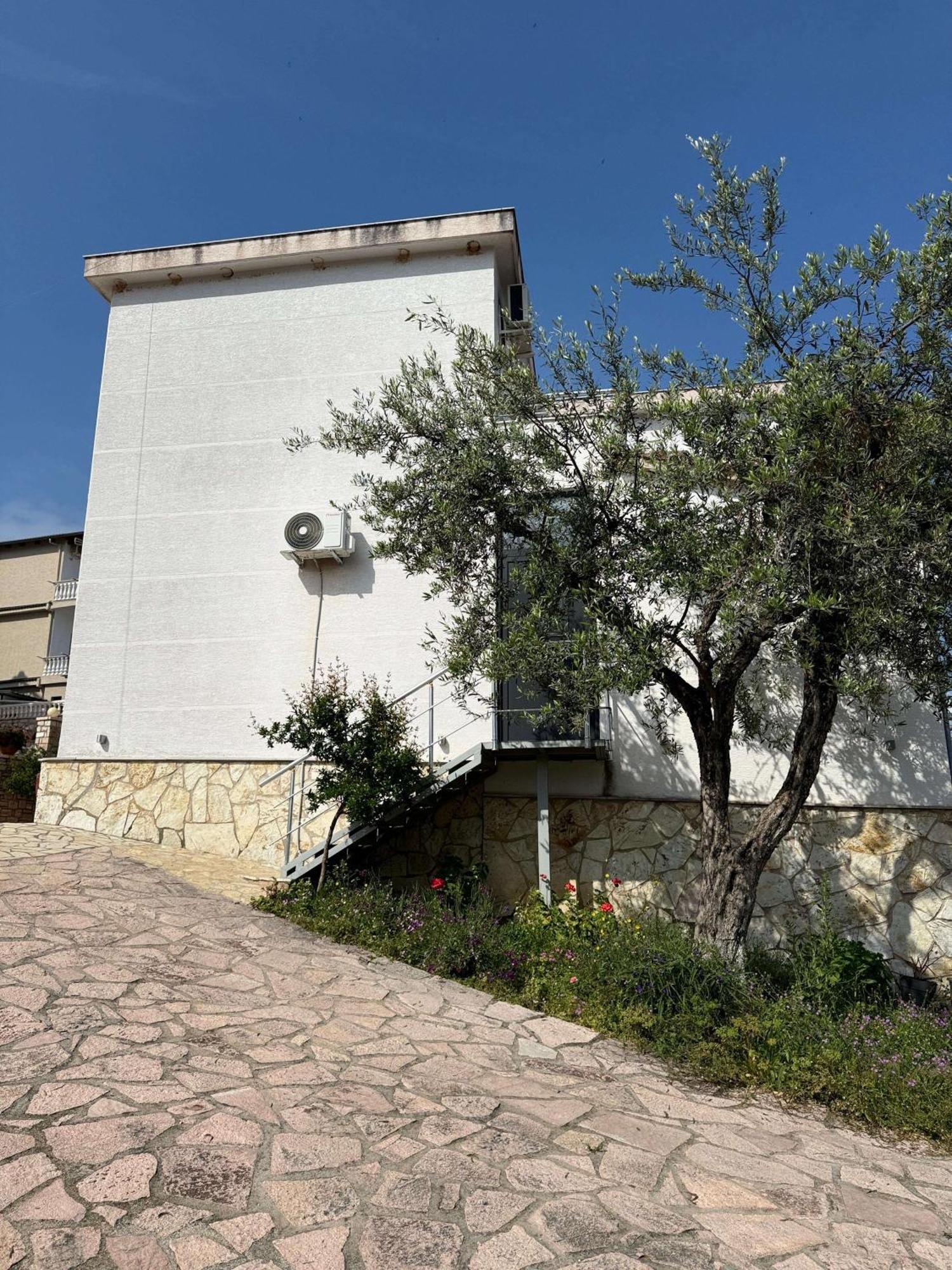 דירות קסאמיל Vila Bilali מראה חיצוני תמונה
